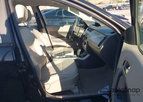 2010 Ford Focus Sel z USA, uszkodzony, nr VIN 1FAHP3HN7AW267169